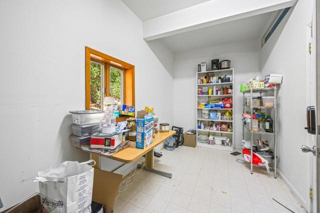 3265 Greenhills Drive, Lafayette CA: https://media.crmls.org/mediaz/4652be03-5000-4b59-9d53-01d8b144fda5.jpg