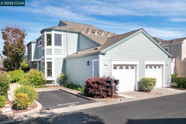 23 Shepardson Ln, Alameda CA: https://media.crmls.org/mediaz/465324ac-d958-4246-9057-52cafa1c6f80.jpg