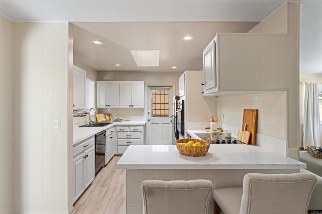 Detail Gallery Image 4 of 50 For 2614 Pheasant Dr, San Diego,  CA 92123 - 3 Beds | 2 Baths