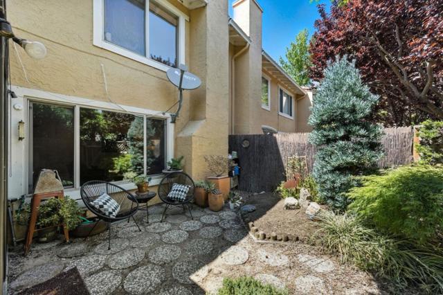 317 Northumberland Avenue, Redwood City CA: https://media.crmls.org/mediaz/4653dbad-89c6-4f49-9163-df43feb169ae.jpg