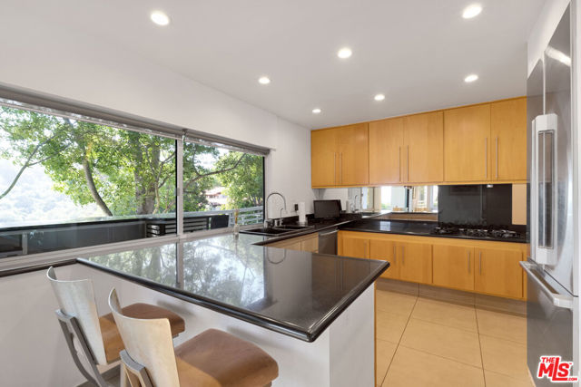 2753 Nichols Canyon Road, Los Angeles CA: https://media.crmls.org/mediaz/4653f368-d31d-4f66-bb9b-07582e364c47.jpg