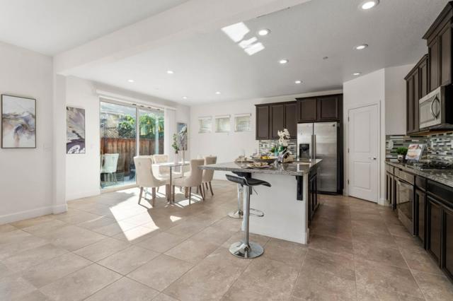 714 Sullivan Way, Gilroy CA: https://media.crmls.org/mediaz/46541ba7-26ac-43fd-9cab-66c12b006c4f.jpg