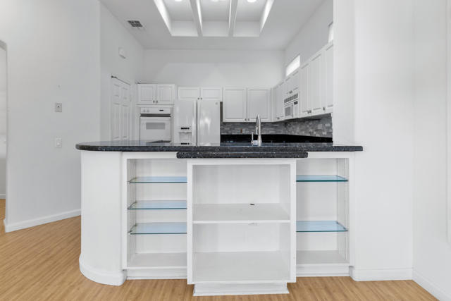 78626 Blooming Court, Palm Desert CA: https://media.crmls.org/mediaz/465437cb-fa36-405b-8dc7-798da06f65b3.jpg