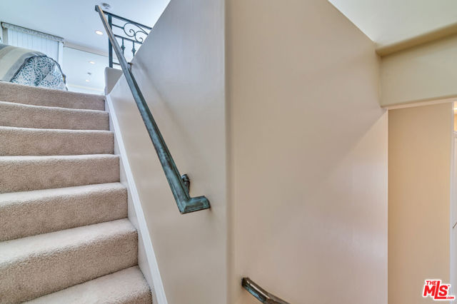1008 Harbor Crossing Lane, Marina del Rey CA: https://media.crmls.org/mediaz/4654a73e-d5d1-4232-b9b5-bd3387cec7df.jpg