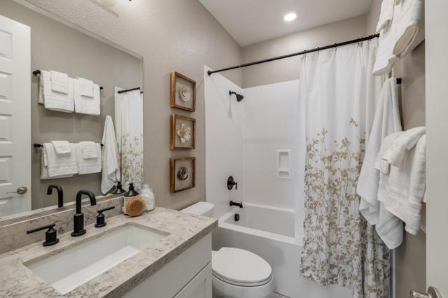 3 Lisbon Lane, Redwood City CA: https://media.crmls.org/mediaz/46551936-7802-4bb5-9614-8080f20e9e8d.jpg