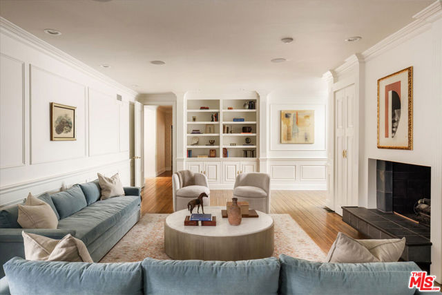 322 Lorraine Boulevard, Los Angeles CA: https://media.crmls.org/mediaz/46558c62-2f8f-4568-ad05-64dbd2885d16.jpg