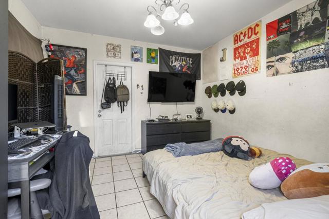 938 College Drive, San Jose CA: https://media.crmls.org/mediaz/4655be31-020e-4498-bb5f-ac374ef915a9.jpg
