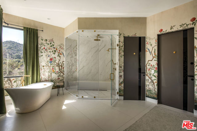8145 Willow Glen Road, Los Angeles CA: https://media.crmls.org/mediaz/4655c177-6d81-4990-be9d-5496d44fbd79.jpg