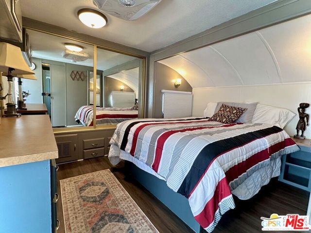 84250 Indio Springs Drive, Indio CA: https://media.crmls.org/mediaz/4655da0a-5161-44f1-bef7-380b79762f7a.jpg