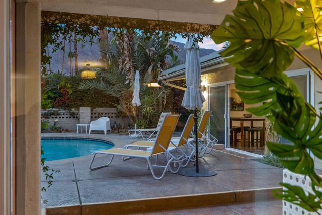 1223 E San Lorenzo Road, Palm Springs CA: https://media.crmls.org/mediaz/465610f4-f6e0-4905-a984-2ac03fcb1460.jpg