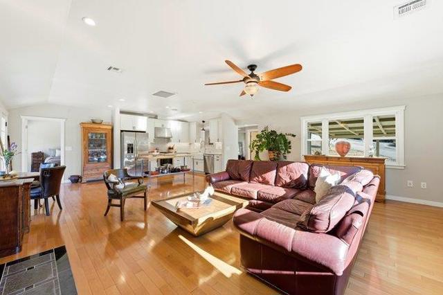 11265 Canyon Drive, San Jose CA: https://media.crmls.org/mediaz/4656bffa-7dab-436f-9208-e89c84002209.jpg