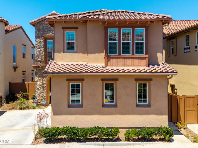 1521 Thorpe Trail, Oxnard CA: https://media.crmls.org/mediaz/4657035e-9ad4-40b5-8914-8095299446d1.jpg