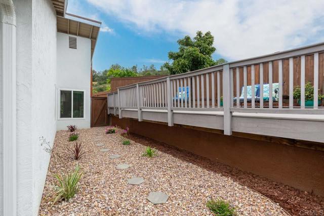 6714 Bedlow Ct, San Diego CA: https://media.crmls.org/mediaz/46589d98-a076-4b86-98d2-e8a9736c16c0.jpg