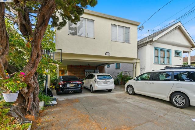 930 Kains Ave, Albany CA: https://media.crmls.org/mediaz/4658d2a8-d02e-4d3c-8814-4c377e7e2031.jpg