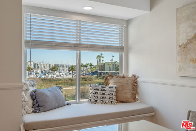 4350 Via Dolce, Marina del Rey CA: https://media.crmls.org/mediaz/465903e6-86ca-469f-a5b7-6c87c153ae72.jpg
