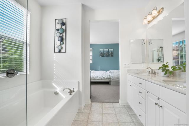 1716 Moon Orchid Ave, Chula Vista CA: https://media.crmls.org/mediaz/4659356f-0d11-42ba-9fd5-1b10260488f2.jpg