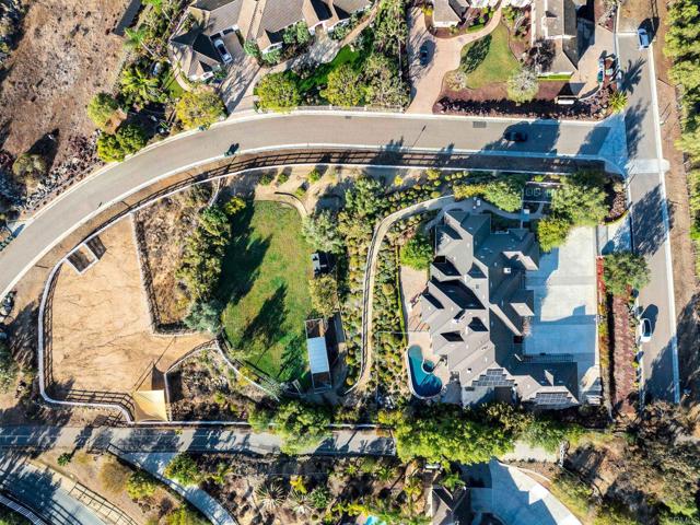 3401 Adams Run, Encinitas CA: https://media.crmls.org/mediaz/46594558-fe38-4908-8e2b-3450ca4500d2.jpg
