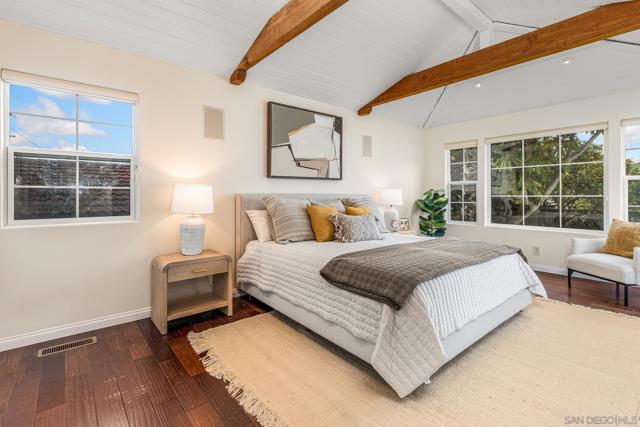 7940 La Jolla Shores Dr, La Jolla CA: https://media.crmls.org/mediaz/465963f4-f76f-4025-8fc0-d346c3b9db66.jpg