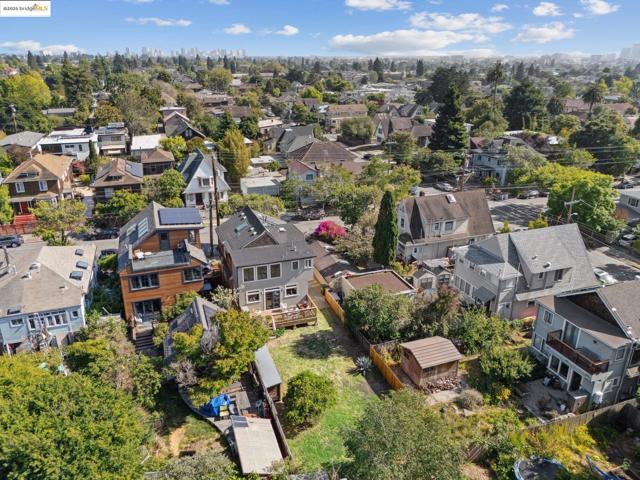 1811 Parker St, Berkeley CA: https://media.crmls.org/mediaz/4659d0c9-6959-4389-a00b-d80251ce1e80.jpg