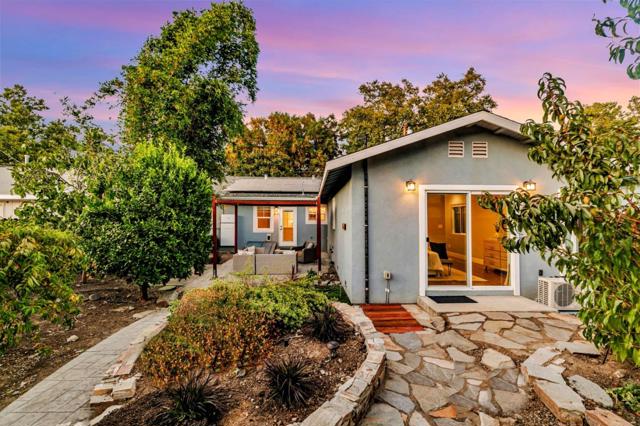133 S 20th Street, San Jose CA: https://media.crmls.org/mediaz/4659f016-7ec1-4837-850c-c190a9f1d0fa.jpg