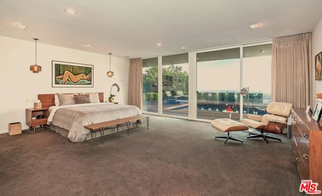 9263 Swallow Drive, Los Angeles CA: https://media.crmls.org/mediaz/465a8502-c4da-4d7a-b216-463bebb2daae.jpg