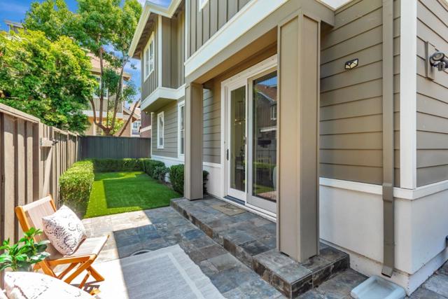 1601 Kentfield Avenue, Redwood City CA: https://media.crmls.org/mediaz/465ba77b-0bf9-41cc-9568-8603b65e471a.jpg