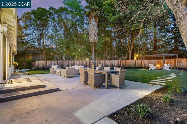 721 Sinnet Ct, Danville CA: https://media.crmls.org/mediaz/465c7436-88c2-45ac-bc0c-679828261beb.jpg