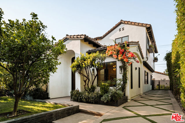 6607 Maryland Drive, Los Angeles CA: https://media.crmls.org/mediaz/465dc3f2-4256-403a-8839-76c084ebe8fa.jpg