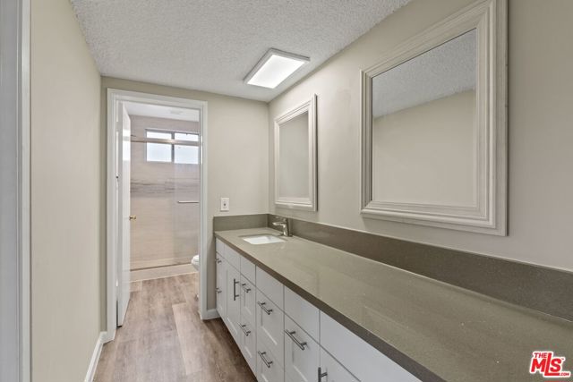 1538 STANFORD Street, Santa Monica CA: https://media.crmls.org/mediaz/465e65b1-92ca-45a7-8e14-9178ad5b20c2.jpg