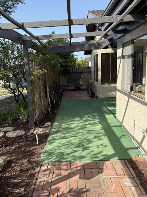 1404 Lombard Street, Vista CA: https://media.crmls.org/mediaz/465ef362-2b98-48ef-a9c6-dba492a808a8.jpg