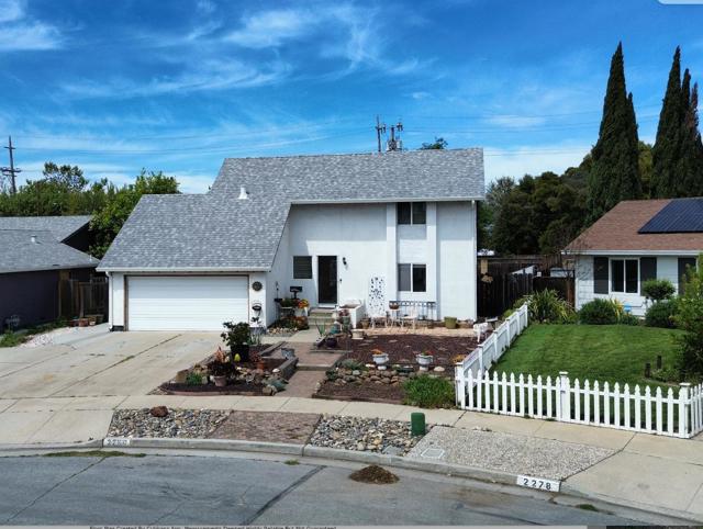 2280 Zoria Circle, San Jose CA: https://media.crmls.org/mediaz/465f2754-5664-44a2-92f7-2f82808f8db9.jpg