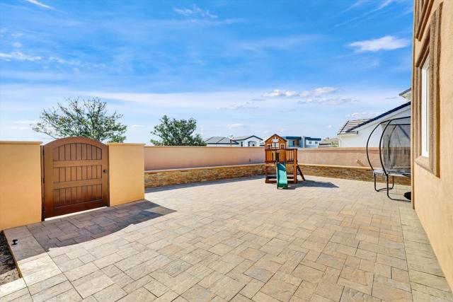 36 Coronado Pointe, Laguna Niguel CA: https://media.crmls.org/mediaz/466020e8-1f5f-424b-a9ee-ccc34169b506.jpg
