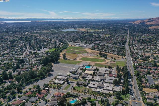 42001 Via San Gabriel, Fremont CA: https://media.crmls.org/mediaz/46602cbc-a235-4310-8d89-b856ec5f28de.jpg