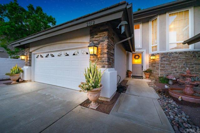 Detail Gallery Image 4 of 72 For 2312 Orchard View Ln., Escondido,  CA 92027 - 4 Beds | 3 Baths