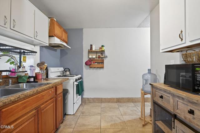 657 Sheridan Way, Ventura CA: https://media.crmls.org/mediaz/4660733a-fe00-4e31-ba83-b7485ea5ac9d.jpg