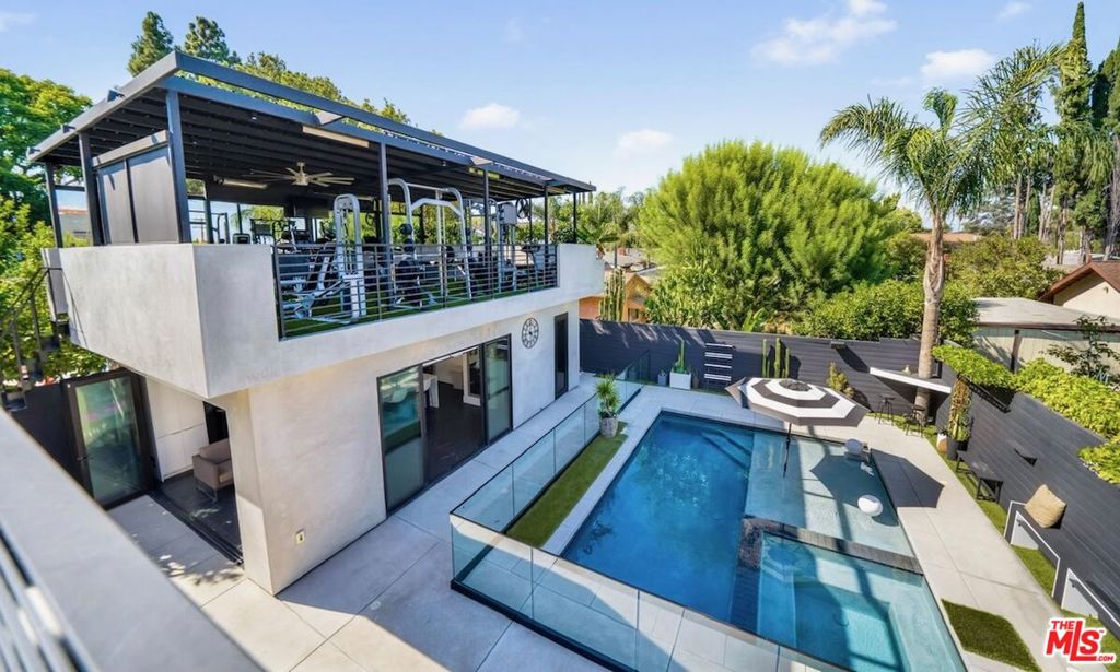 18589 Linnet Street, Tarzana, CA 91356
