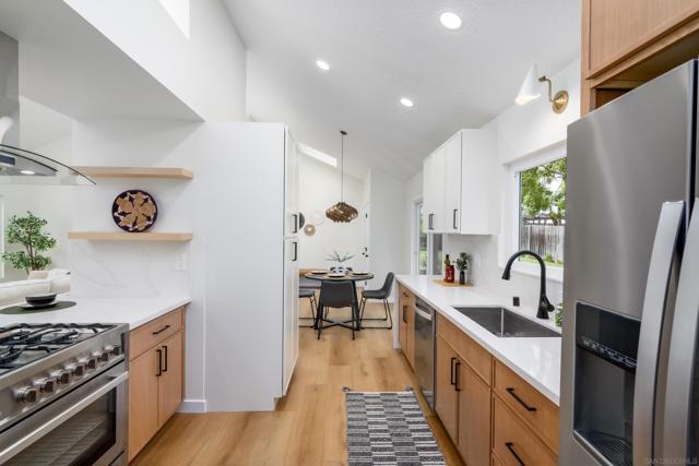 1130 Lake Ridge Dr, San Marcos CA: https://media.crmls.org/mediaz/466105ce-4afa-4c2f-8b30-9a589827a20c.jpg