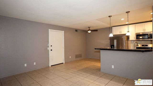 31200 Landau Boulevard, Cathedral City CA: https://media.crmls.org/mediaz/4661243d-5d20-411b-982c-e7838fd976ce.jpg