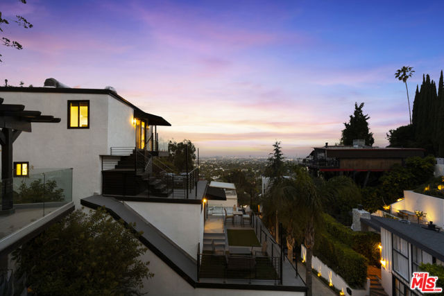 1788 N Orange Grove Avenue, Los Angeles CA: https://media.crmls.org/mediaz/4661819f-99e7-4e8f-a38e-dab757945ee2.jpg