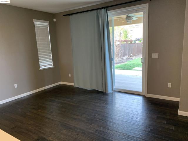 8047 Westport Circle, Discovery Bay CA: https://media.crmls.org/mediaz/46620dc0-7d15-4d00-90fc-9daa47b334e0.jpg