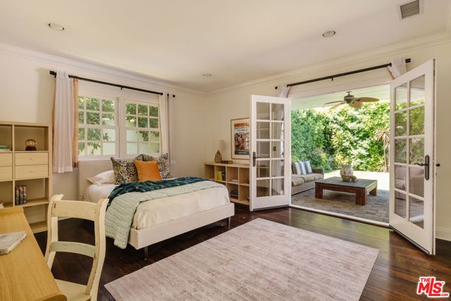 4237 Bluebell Avenue, Studio City CA: https://media.crmls.org/mediaz/46623972-f377-4f7c-b8f2-d7c20f9d100a.jpg