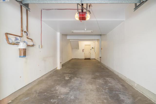 2200 Beech Cir, San Jose CA: https://media.crmls.org/mediaz/46645f72-3258-48ff-ad9c-512ab7d95d70.jpg
