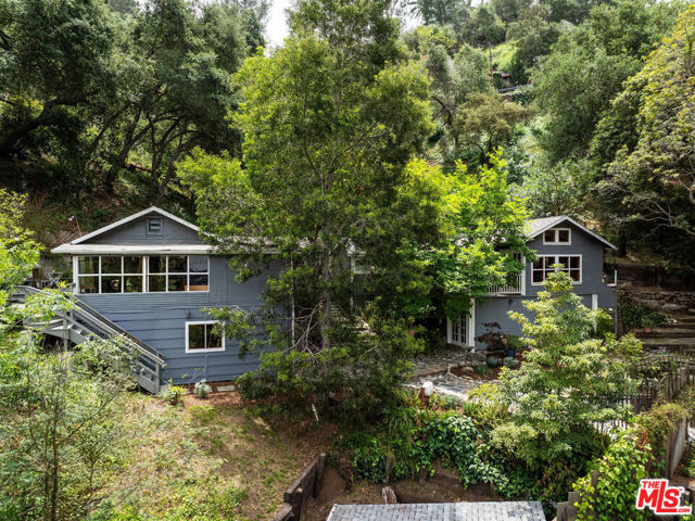 8162 Kirkwood Drive, Los Angeles CA: https://media.crmls.org/mediaz/4664c330-3cf9-4c2e-88a7-bf431fd585e7.jpg