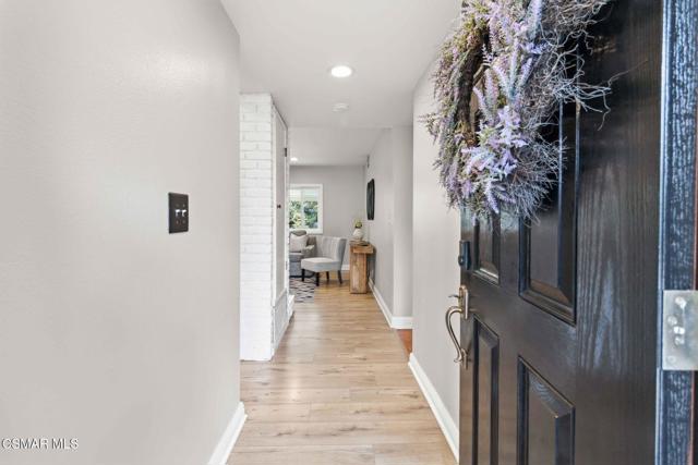 1881 Wellesley Drive, Thousand Oaks CA: https://media.crmls.org/mediaz/46654de4-7108-4cbc-9884-dfddae59b5cb.jpg