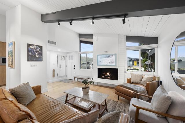 Image 4 of 46 For 4862 Viane Way