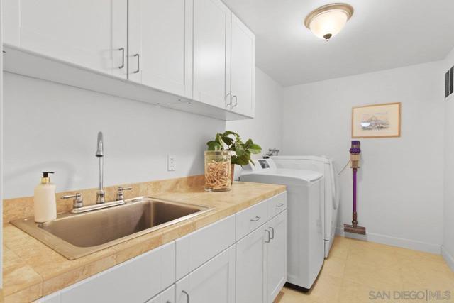 1250 Willow St, San Diego CA: https://media.crmls.org/mediaz/46663e7a-459d-4513-b22e-aa62dd92f934.jpg