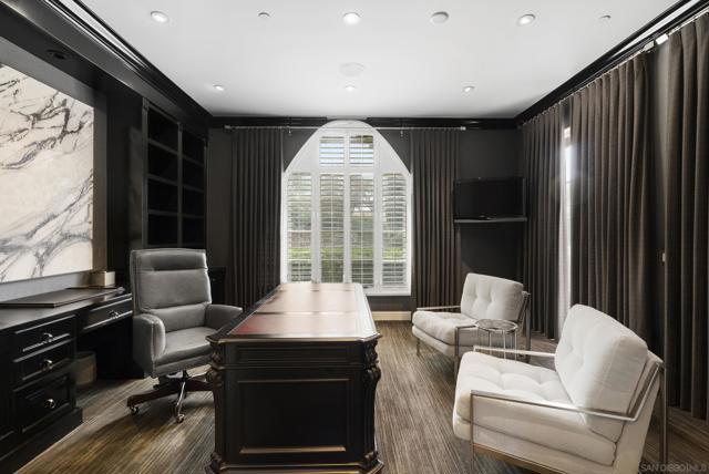 6152 Avenida Del Duque, Rancho Santa Fe CA: https://media.crmls.org/mediaz/466647e5-b14a-4779-8b64-99da6827d72e.jpg