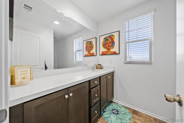 29566 Nini Ct, Winchester CA: https://media.crmls.org/mediaz/46675659-1724-458e-b059-b392184d2f3c.jpg