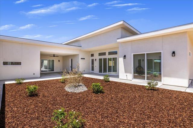 4195 Evergreen Lane, Banning CA: https://media.crmls.org/mediaz/4667f6f0-3f2d-4d60-8da5-04fc6a72a4bd.jpg