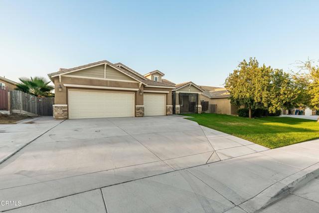 10909 Rainwater Lane, Bakersfield CA: https://media.crmls.org/mediaz/466833d4-80df-43f6-8a46-089448799ebf.jpg